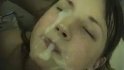 göğüsleri üzerinde sekreter jale sahin k binmek