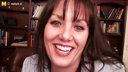 Sarışın jale sekreter porno