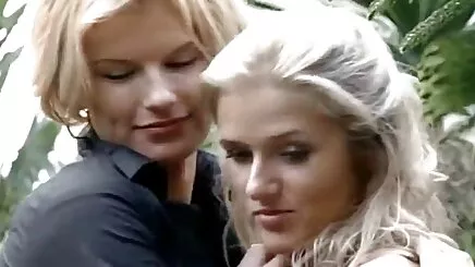 Yaşlı, çiçek arıyordu ama büyük bir tane buldu sahin k sekreter porno