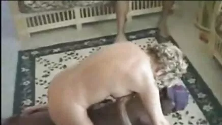 Siyah bir adam türkçe porno sekreter ile sarışın